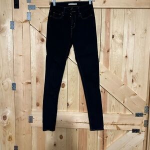 Levi's Women's Dark Blue Skinny Jeans